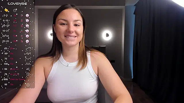 Snapshot of ThreeshaWhite chatting on February 18, 6:48 am ThreeshaWhite online show from February 18, 6:48 am