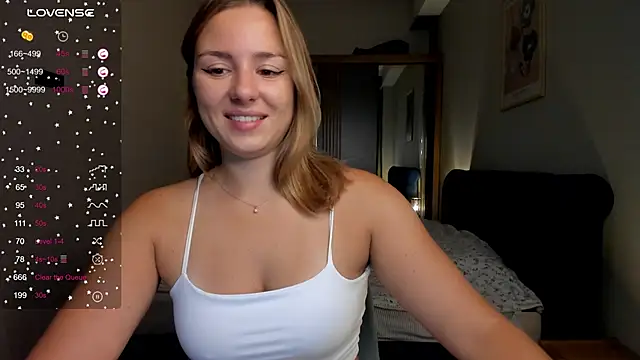 Snapshot of ThreeshaWhite chatting on September 11, 4:56 am ThreeshaWhite online show from September 11, 4:56 am