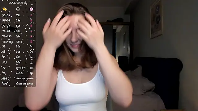 ThreeshaWhite online show from February 14, 5:15 am