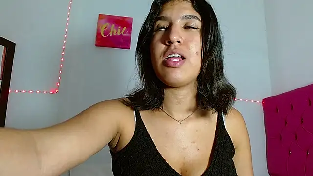 Snapshot of colombianmilf_ chatting on January 13, 10:03 pm colombianmilf online show from January 13, 10:03 pm
