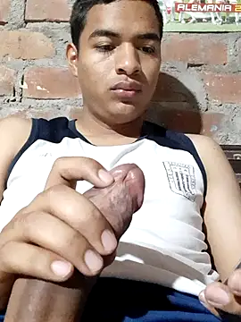 Snapshot of Blaximental2202 chatting on February 17, 10:34 am Blaximental2202 online show from February 17, 10:34 am