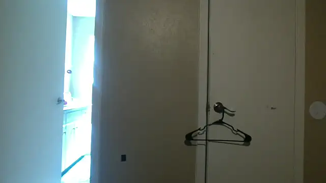 Snapshot of bella8769 chatting on February 25, 7:23 pm bella8769 online show from February 25, 7:23 pm