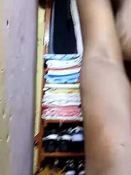 Snapshot of pretty_amaal chatting on January 6, 11:09 pm pretty amaal online show from January 6, 11:09 pm