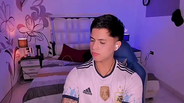 Snapshot of Niicky1_ chatting on December 6, 9:24 pm Niicky1 online show from December 6, 9:24 pm