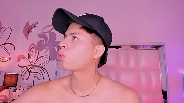 Snapshot of Niicky1_ chatting on December 12, 12:05 am Niicky1 online show from December 12, 12:05 am