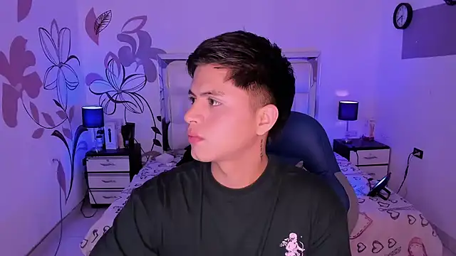 Snapshot of Niicky1_ chatting on December 14, 9:13 pm Niicky1 online show from December 14, 9:13 pm