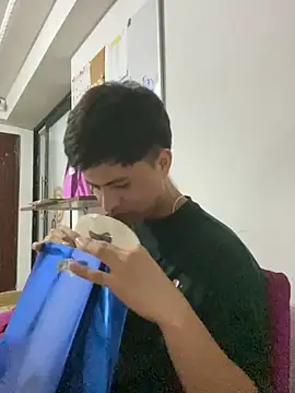 Snapshot of Niicky1_ chatting on December 15, 12:40 am Niicky1 online show from December 15, 12:40 am