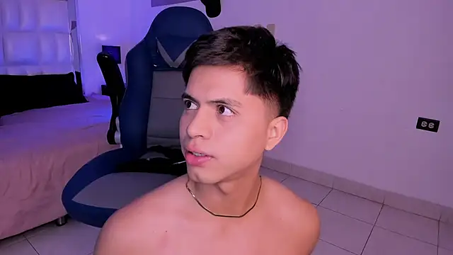 Snapshot of Niicky1_ chatting on December 27, 11:42 pm Niicky1 online show from December 27, 11:42 pm