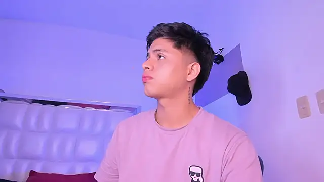 Snapshot of Niicky1_ chatting on January 9, 12:46 am Niicky1 online show from January 9, 12:46 am