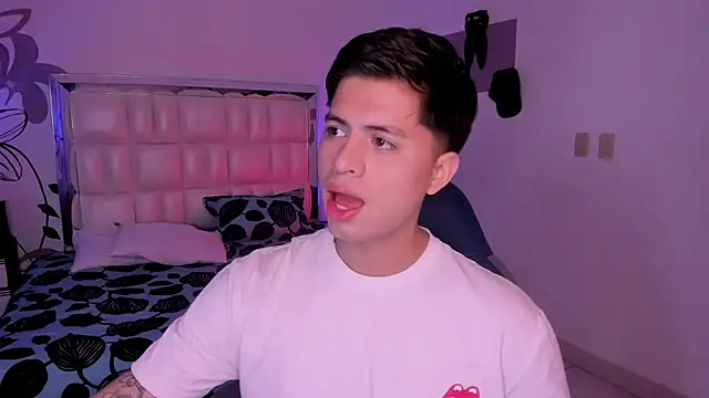 Snapshot of Niicky1_ chatting on January 11, 8:54 pm Niicky1 online show from January 11, 8:54 pm