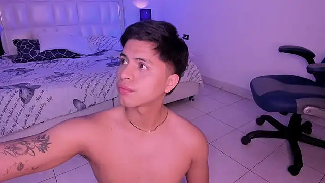 Snapshot of Niicky1_ chatting on January 11, 11:56 pm Niicky1 online show from January 11, 11:56 pm