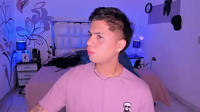 Snapshot of Niicky1_ chatting on February 2, 8:30 pm Niicky1 online show from February 2, 8:30 pm