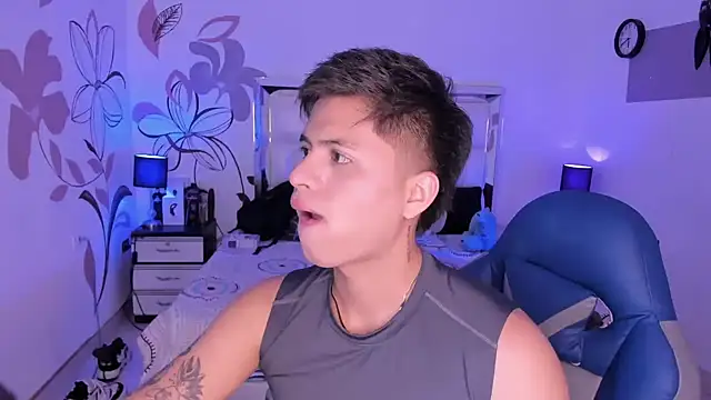 Snapshot of Niicky1_ chatting on February 9, 8:34 pm Niicky1 online show from February 9, 8:34 pm