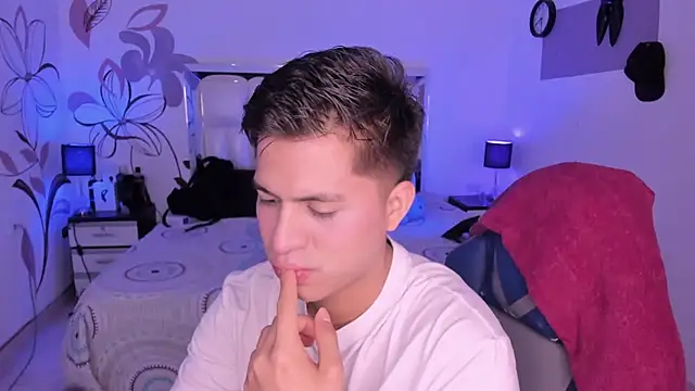 Snapshot of Niicky1_ chatting on February 11, 9:14 pm Niicky1 online show from February 11, 9:14 pm