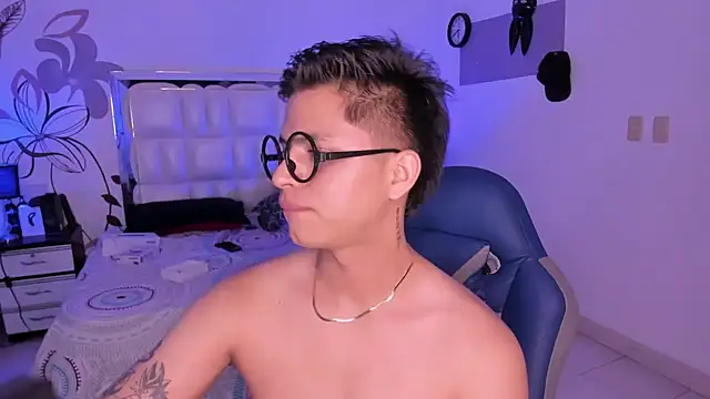 Snapshot of Niicky1_ chatting on February 13, 12:35 am Niicky1 online show from February 13, 12:35 am