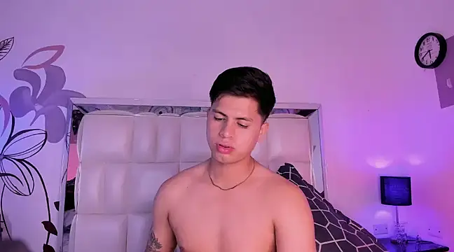 Snapshot of Niicky1_ chatting on February 23, 12:30 am Niicky1 online show from February 23, 12:30 am