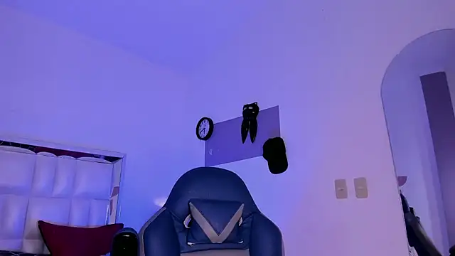 Snapshot of Niicky1_ chatting on February 25, 12:03 am Niicky1 online show from February 25, 12:03 am