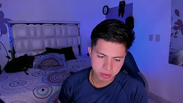 Snapshot of Niicky1_ chatting on February 26, 9:27 pm Niicky1 online show from February 26, 9:27 pm