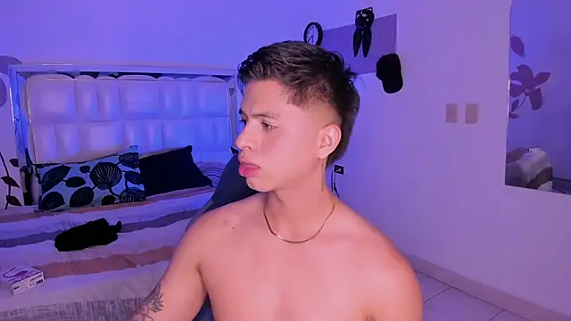 Snapshot of Niicky1_ chatting on March 2, 9:32 pm Niicky1 online show from March 2, 9:32 pm