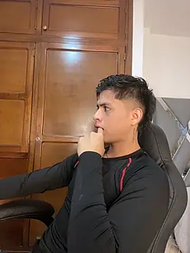 Snapshot of Niicky1_ chatting on March 6, 4:49 pm Niicky1 online show from March 6, 4:49 pm