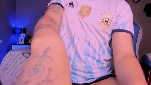 Snapshot of Niicky1_ chatting on March 8, 8:35 pm Niicky1 online show from March 8, 8:35 pm