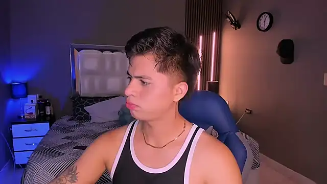 Snapshot of Niicky1_ chatting on March 12, 9:03 pm Niicky1 online show from March 12, 9:03 pm