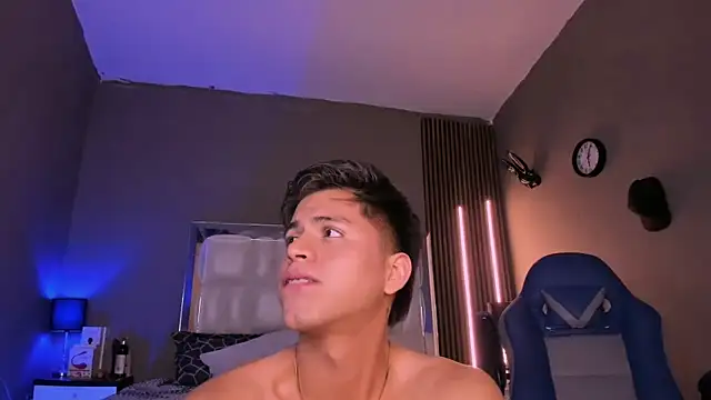 Snapshot of Niicky1_ chatting on March 13, 12:05 am Niicky1 online show from March 13, 12:05 am