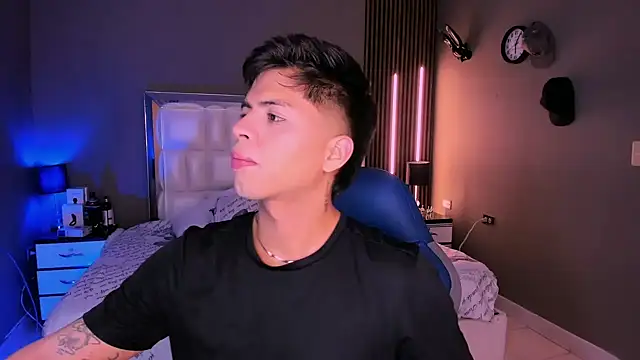 Snapshot of Niicky1_ chatting on March 14, 9:21 pm Niicky1 online show from March 14, 9:21 pm