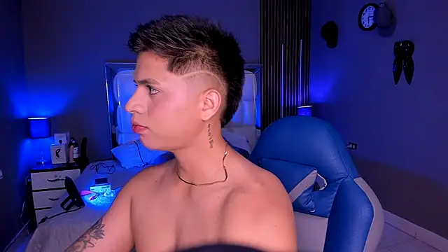 Snapshot of Niicky1_ chatting on September 24, 3:32 am Niicky1 online show from September 24, 3:32 am