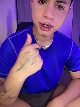 Snapshot of Niicky1_ chatting on April 6, 3:24 pm Niicky1 online show from April 6, 3:24 pm