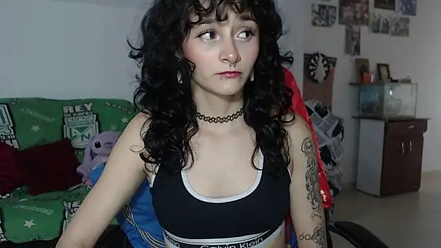 kitty22  online show from December 13, 3:00 pm