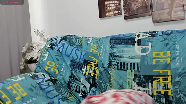 Nadine asian online show from February 1, 8:24 am