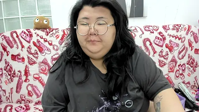 Snapshot of Nadine_asian chatting on July 7, 1:30 am Nadine asian online show from July 7, 1:30 am