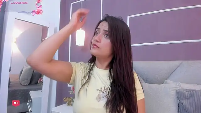 Snapshot of katrina_kaif_x chatting on July 13, 7:27 pm katrina kaif x online show from July 13, 7:27 pm