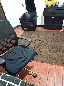 Snapshot of Jurogonza chatting on April 1, 2:56 am Jurogonza online show from April 1, 2:56 am