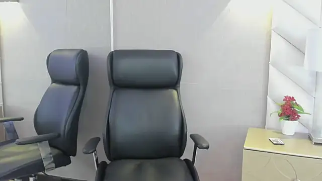 ChloeHarper  online show from March 12, 11:38 am