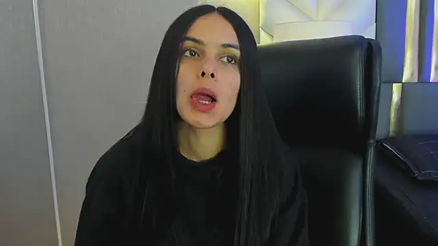 ChloeHarper  online show from April 3, 11:41 am