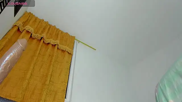 Snapshot of Bigdickgirls_02 chatting on December 30, 6:09 am Bigdickgirls 02 online show from December 30, 6:09 am