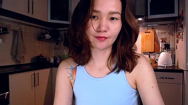 Kelly Yon online show from September 24, 8:45 pm