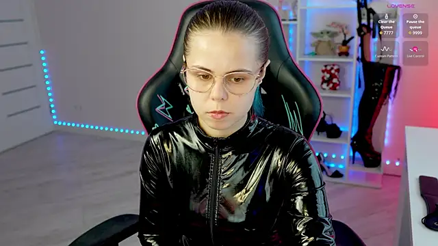 Snapshot of Latex_Kitty chatting on June 3, 4:34 pm Latex Kitty online show from June 3, 4:34 pm