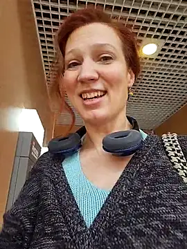 Exhibitionsplit online show from December 5, 12:36 pm