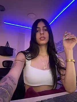 cristel 17 online show from February 28, 9:55 pm