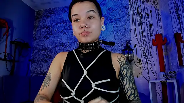 Snapshot of irregular_fetish_ chatting on March 18, 8:04 pm irregular fetish online show from March 18, 8:04 pm