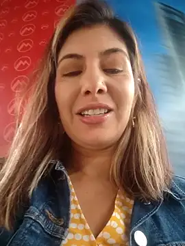 scarlett moore online show from April 4, 4:26 pm