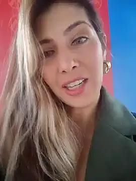 Snapshot of scarlett_moore chatting on May 4, 3:41 pm scarlett moore online show from May 4, 3:41 pm