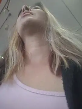 Snapshot of scarlett_moore chatting on July 11, 3:15 pm scarlett moore online show from July 11, 3:15 pm
