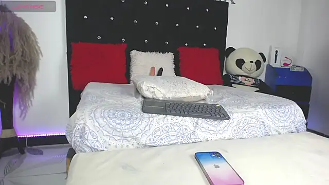 Snapshot of little_maleja chatting on February 1, 5:49 am little maleja online show from February 1, 5:49 am