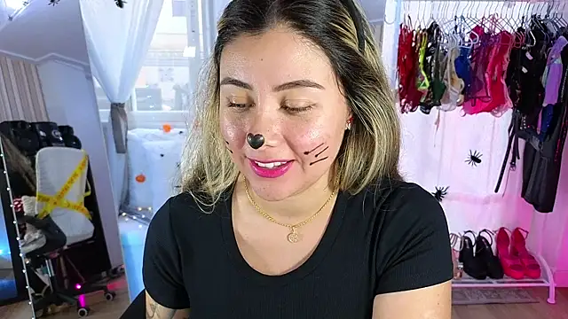 Tawny cox online show from November 1, 9:44 am