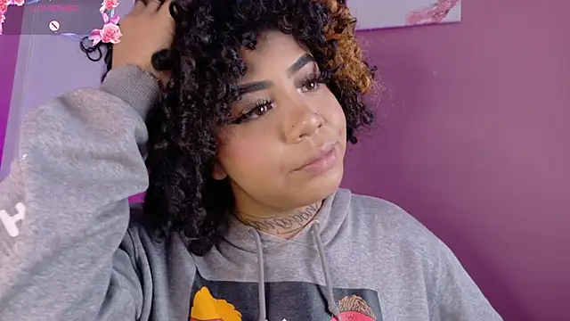 Snapshot of foxxy-lov3 chatting on April 11, 1:59 pm foxxy-lov3 online show from April 11, 1:59 pm