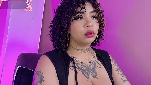 Snapshot of foxxy-lov3 chatting on April 20, 2:20 pm foxxy-lov3 online show from April 20, 2:20 pm